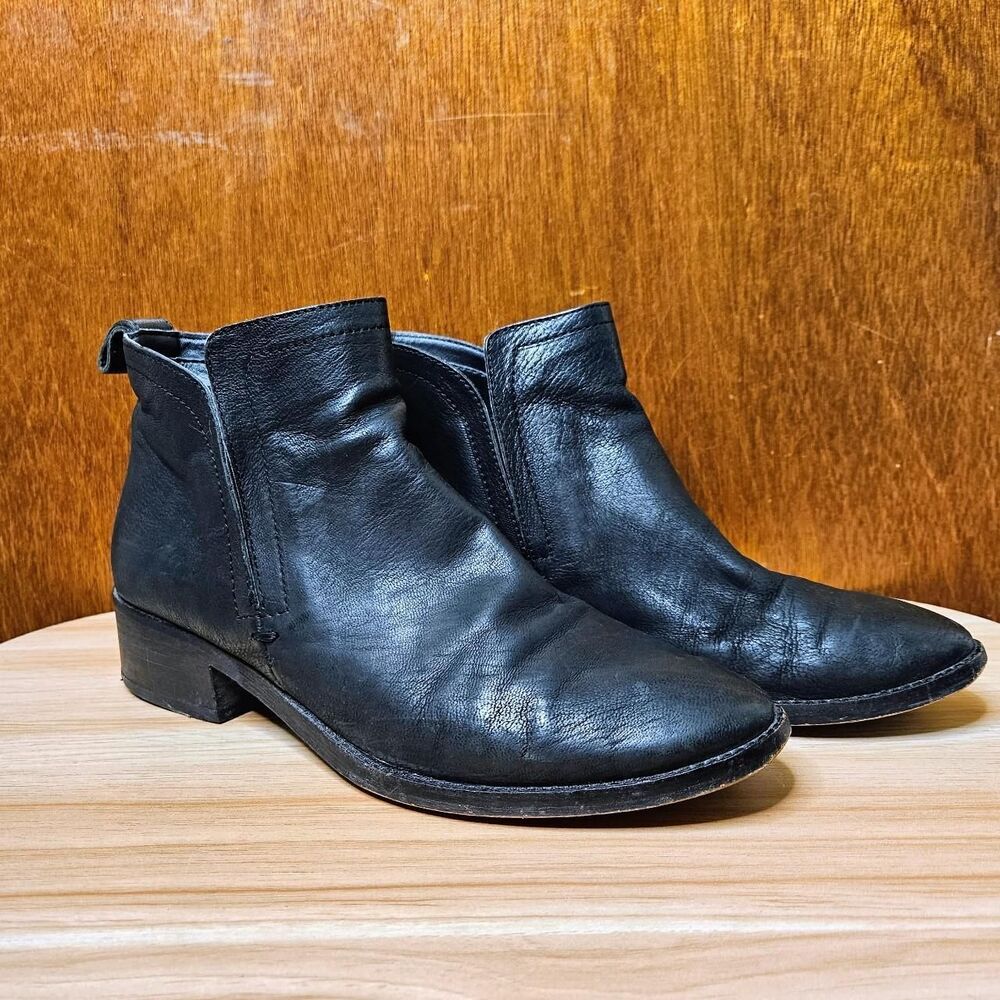 Dolce Vita Tessey Black Leather Ankle Boots